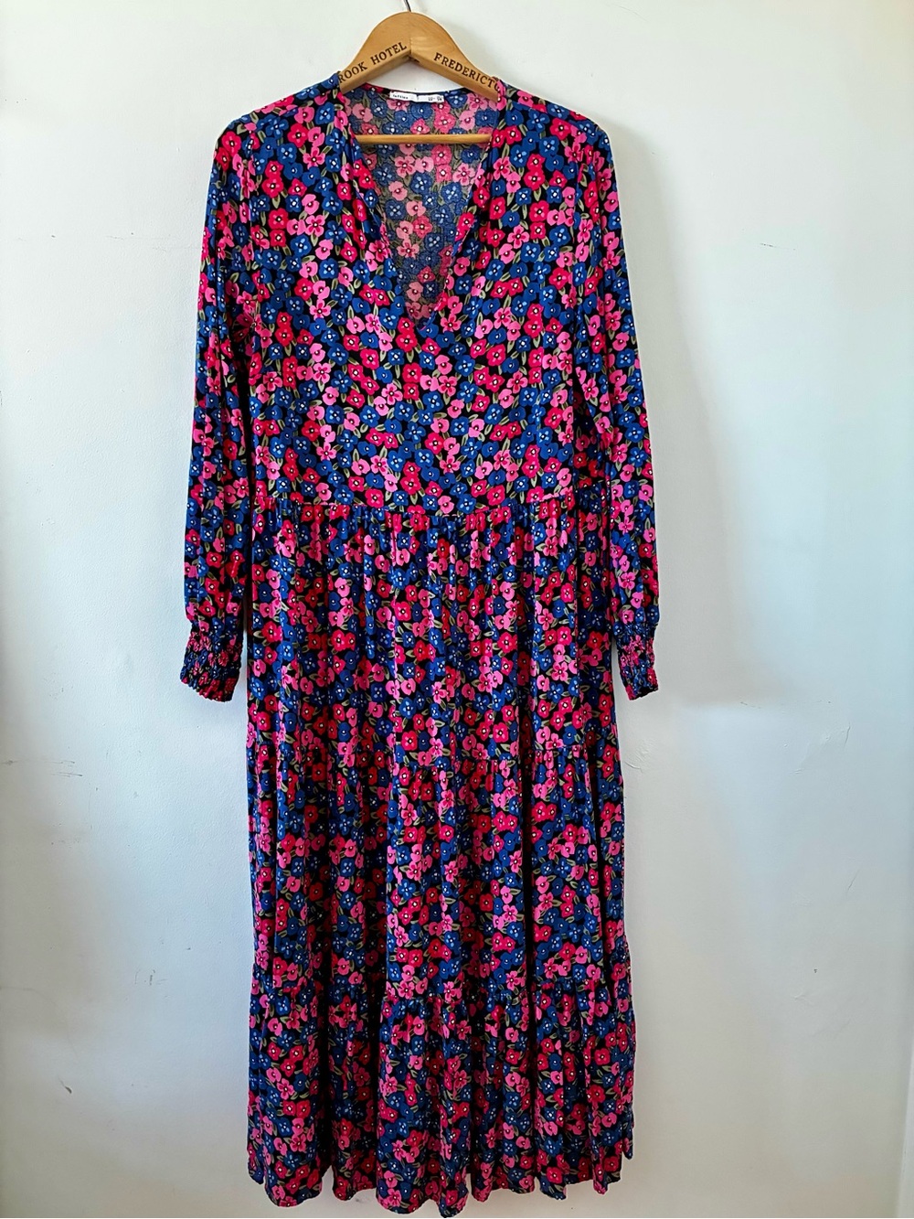 LEFTIES Floral V-Neck Long Sleeve Loose Midi Dress in Navy & Pink - M